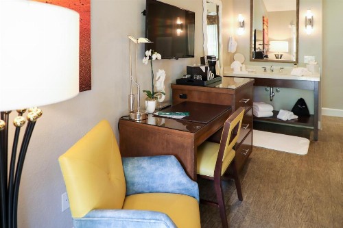 Almond Tree Inn - image 36
