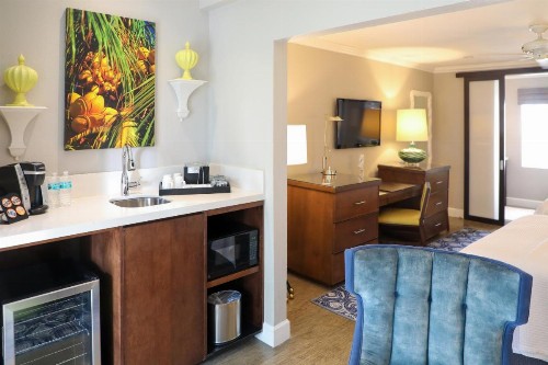 Almond Tree Inn - image 4