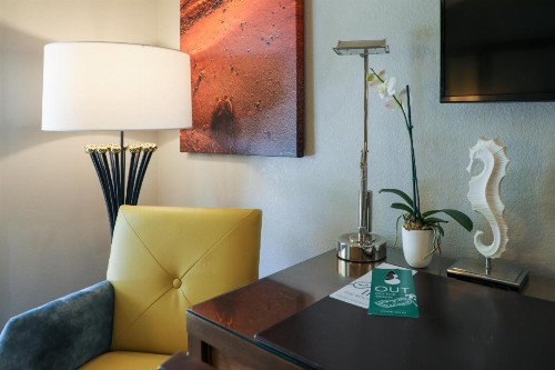 Almond Tree Inn - image 8