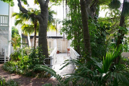 Duval House Bed and Breakfast - image 12