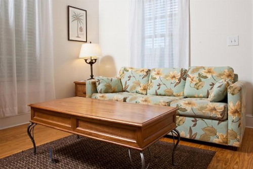 Island City House - image 10
