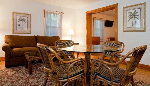 Island City House - image 7