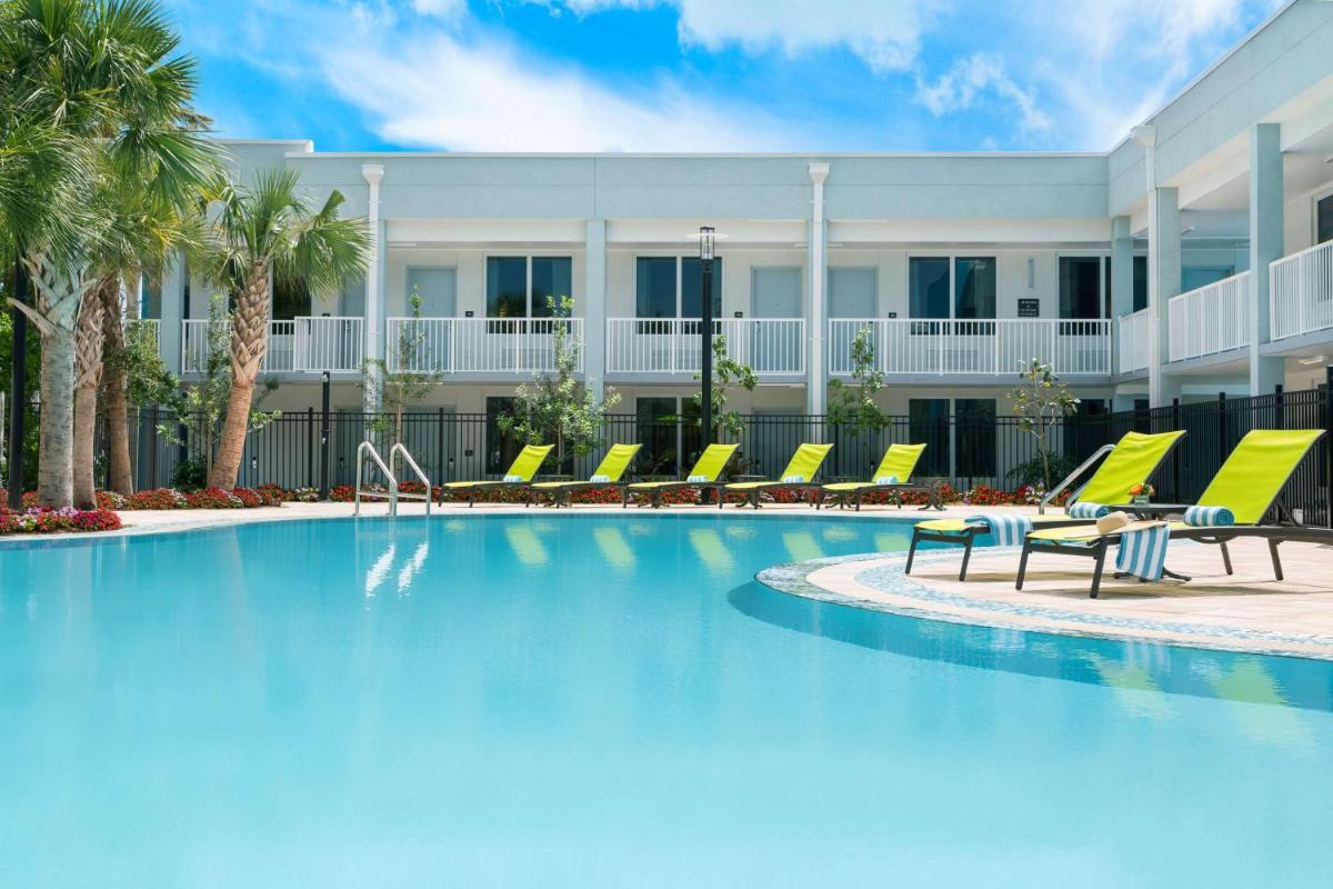 Hilton Garden Inn Key West / The Keys Collection - image 7
