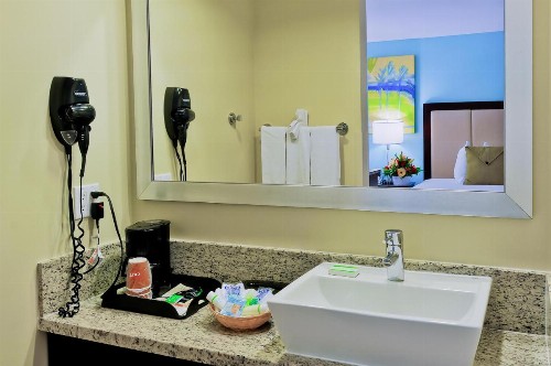 Silver Palms Inn - image 12