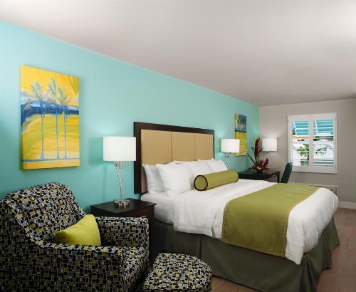 Silver Palms Inn - image 25