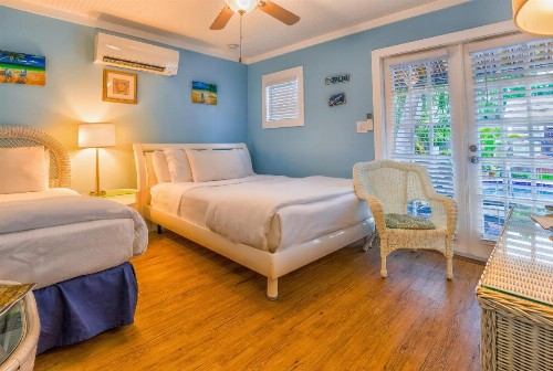 Seascape Tropical Inn - image 30