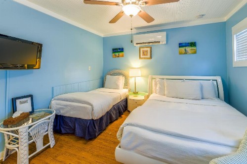 Seascape Tropical Inn - image 31