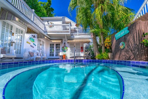 Seascape Tropical Inn - image 4