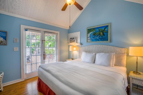 Seascape Tropical Inn - image 40