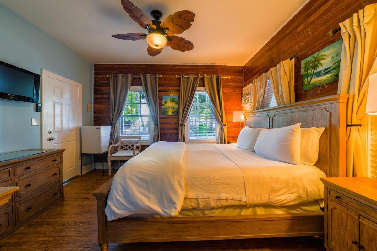 Seascape Tropical Inn - image 7