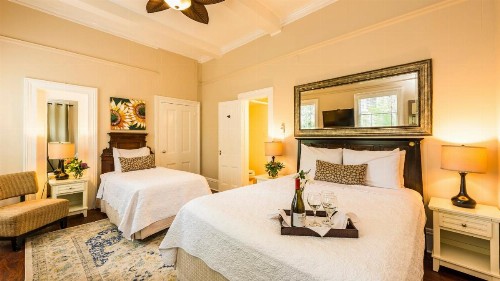 Old Town Manor - image 23
