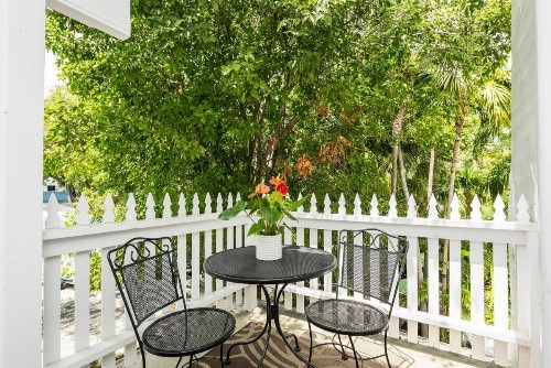 Old Town Manor - image 28