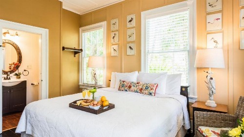 Old Town Manor - image 30