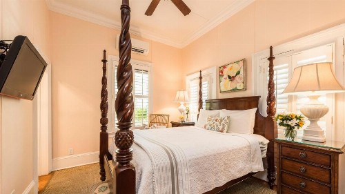 Old Town Manor - image 46