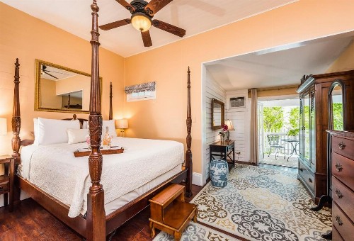Old Town Manor - image 5