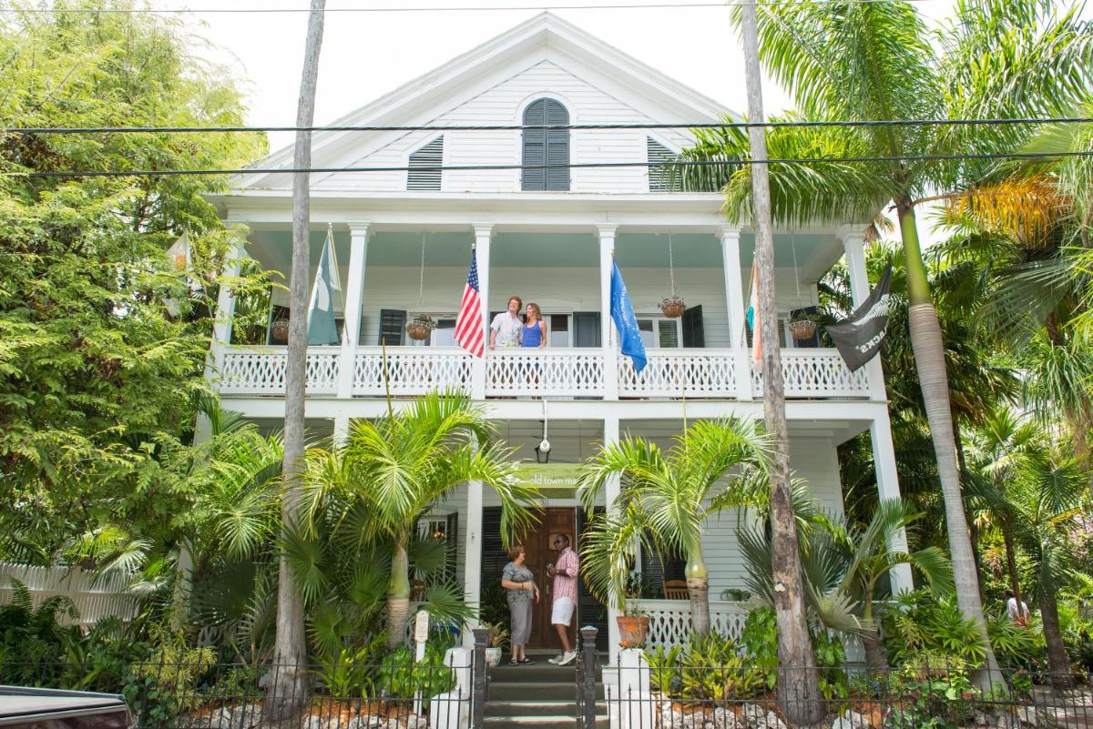 Old Town Manor - image 7