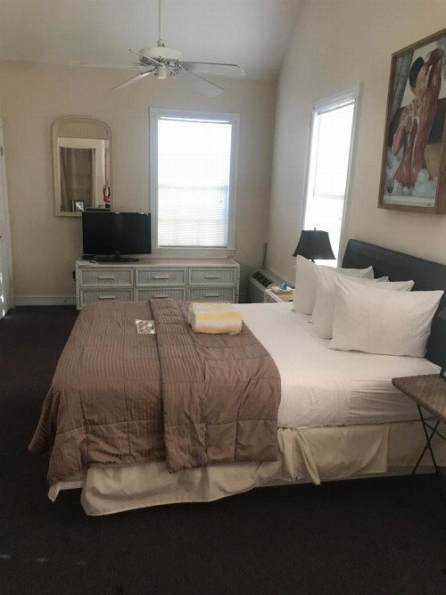 New Orleans House - Gay Male-Only Guesthouse - image 22