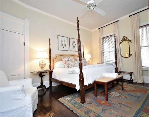 Simonton Court Historic Inn & Cottages - image 14