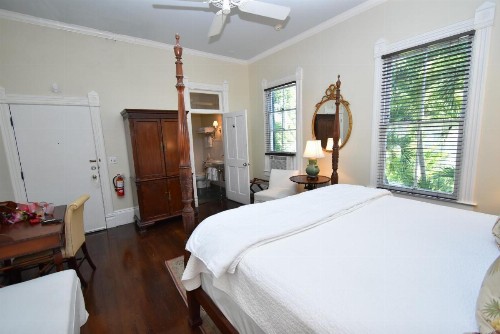 Simonton Court Historic Inn & Cottages - image 22