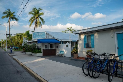 Seashell Motel and International Hostel - image 1