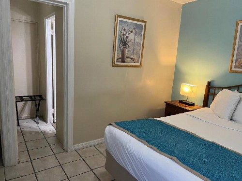 Seashell Motel and International Hostel - image 15