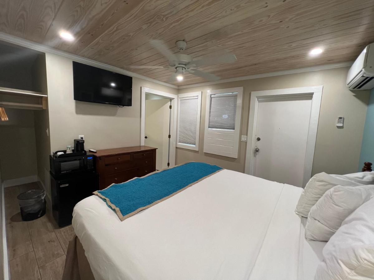 Seashell Motel and International Hostel - image 2