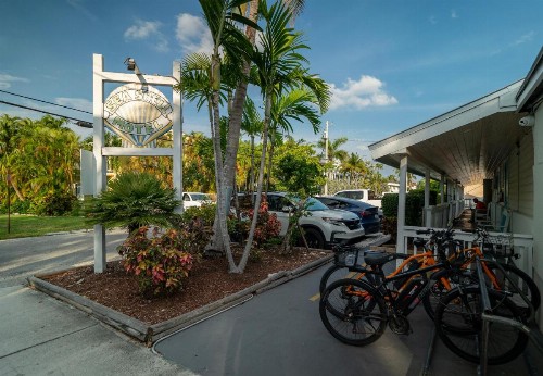 Seashell Motel and International Hostel - image 5