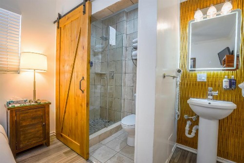 Duval Inn - Key West - image 15