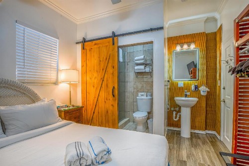 Duval Inn - Key West - image 18