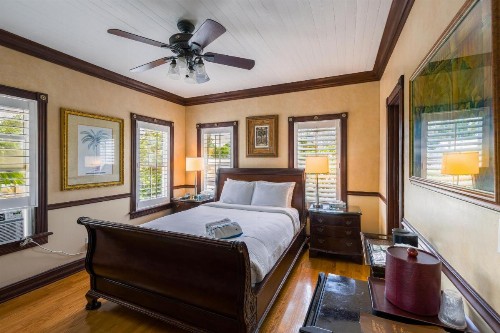 Duval Inn - Key West - image 8