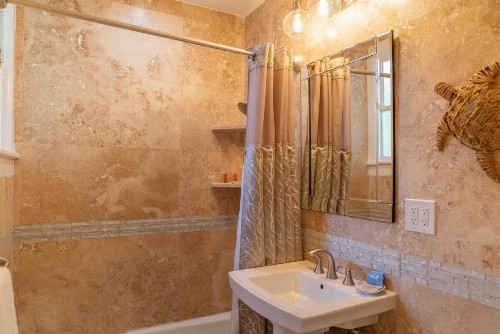 Southernmost Point Guest House - image 39