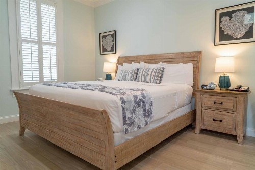 Southernmost Point Guest House - image 40
