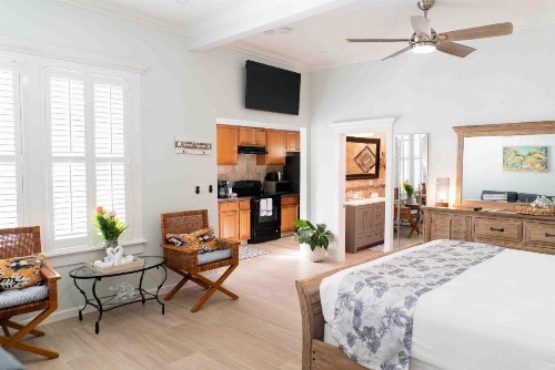 Southernmost Point Guest House - image 5