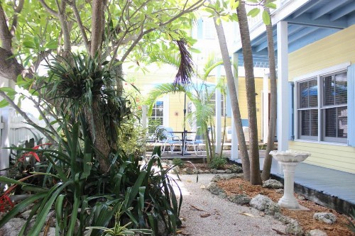 Angelina Guesthouse Adults Only No Resort Fees - image 6