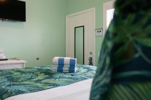 Caribbean House No Resort Fees - image 31
