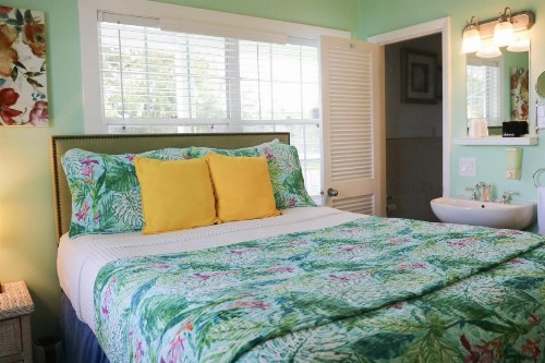 Caribbean House No Resort Fees - image 44