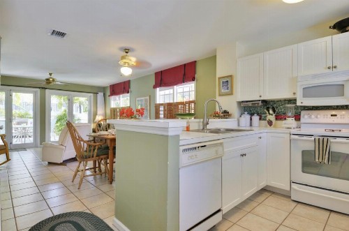 Linger Longer (Townhouse) - image 9
