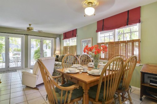 Linger Longer (Townhouse) - image 10