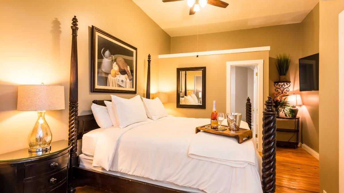 L'Habitation Guesthouse- Adult Exclusive - image 6