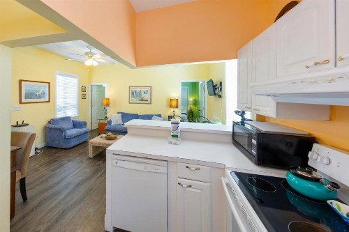 Truman @ Duval - Two Bedroom - image 12