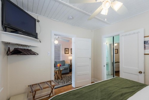 Amelia House - image 3