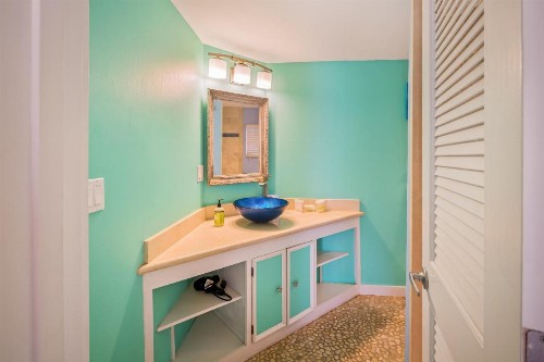 Bahama House - image 6