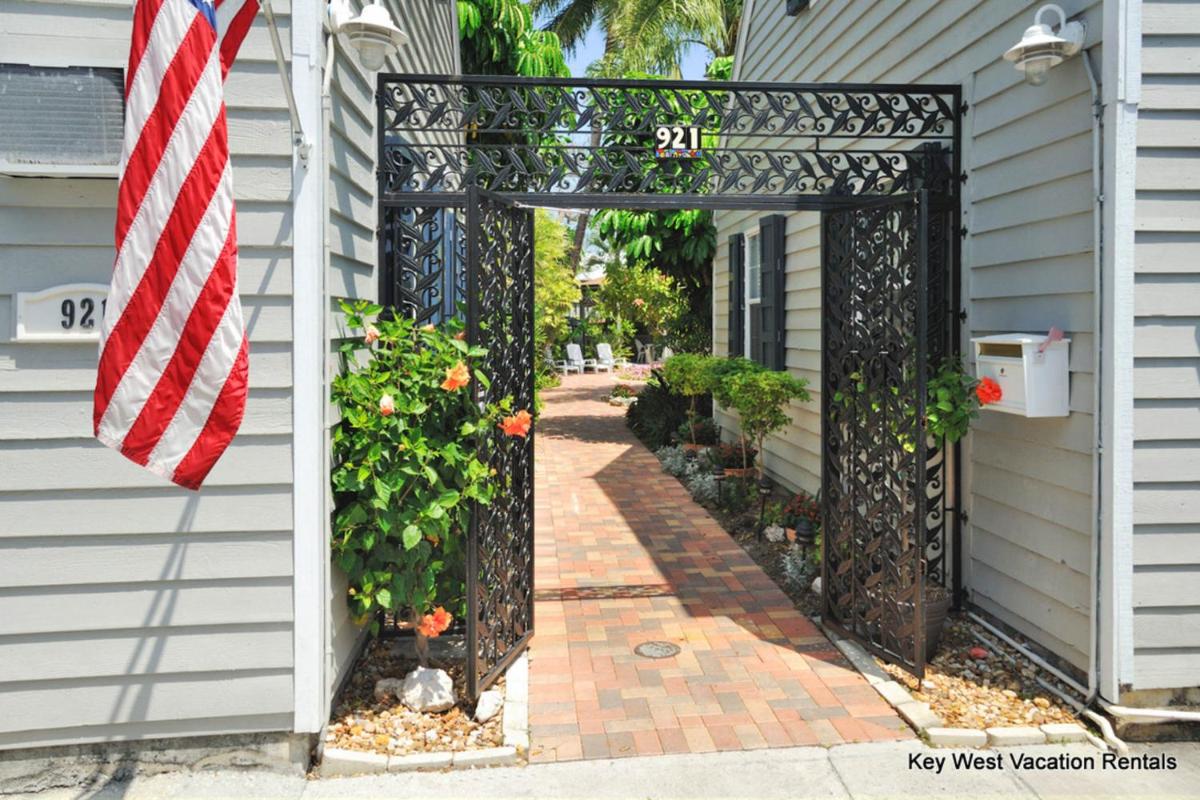 Paradise Suite - image 7