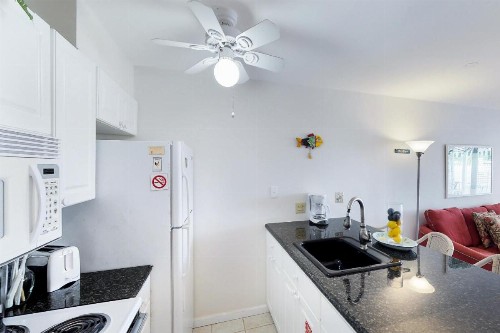 Salty Air Retreat - image 9