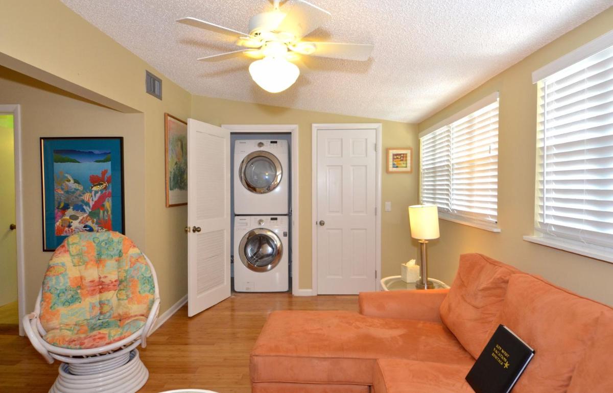 Duval Street Retreat - image 6