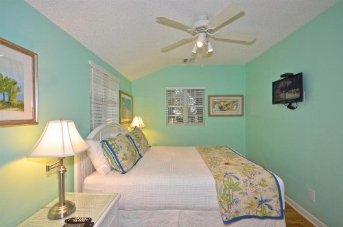 Duval Street Retreat - image 9