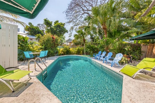 Tropical Retreat - image 10
