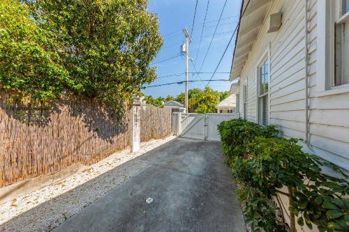 Tropical Retreat - image 9