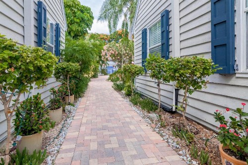 Old Town Garden Villas - image 3