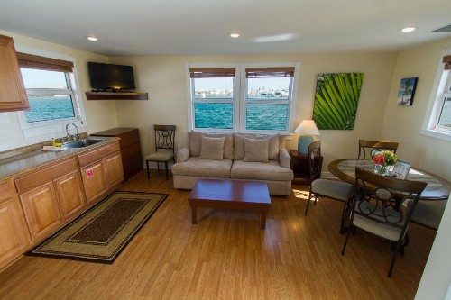 Harborside Motel & Marina - image 35